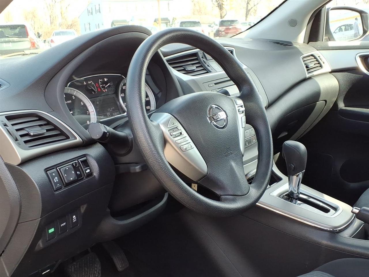 Nissan Sentra 4dr Sdn I4 CVT SV 2014