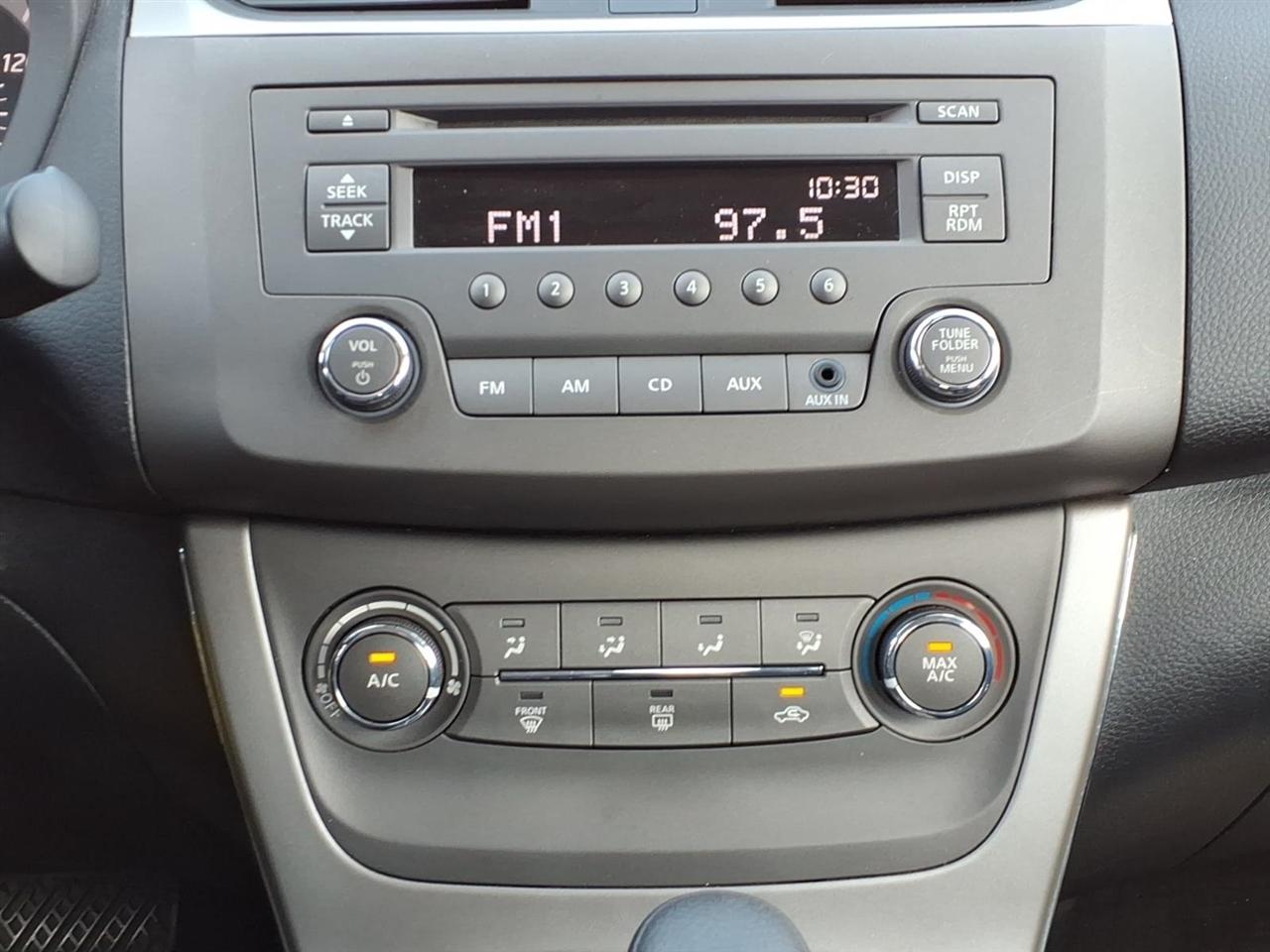 Nissan Sentra 4dr Sdn I4 CVT SV 2014