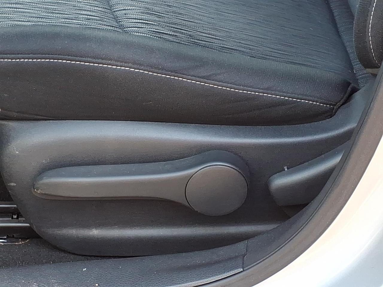 Nissan Sentra 4dr Sdn I4 CVT SV 2014