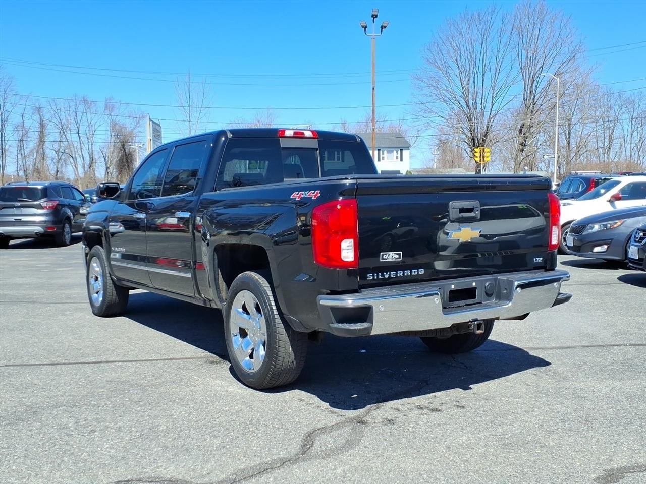 Chevrolet Silverado 1500 4WD Crew Cab 143.5" LTZ w/1LZ 2016