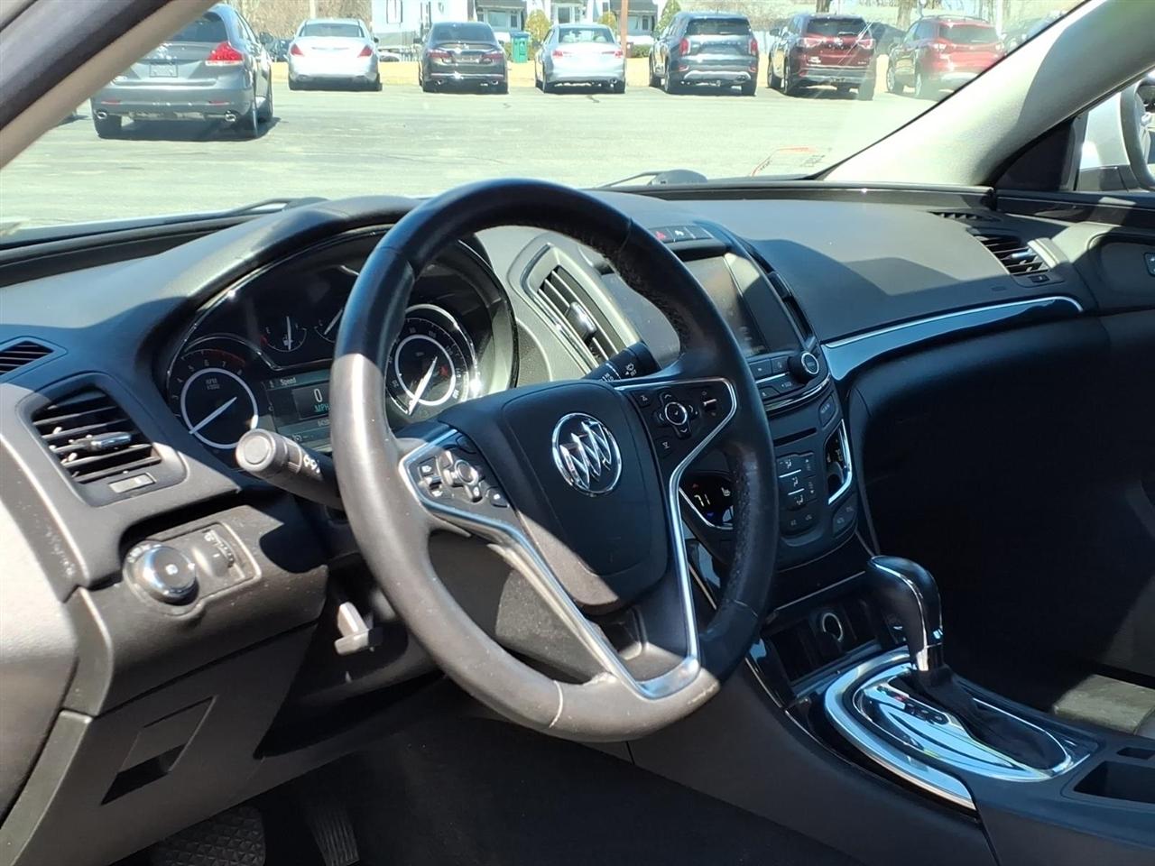 Buick Regal 4dr Sdn Premium I FWD 2015