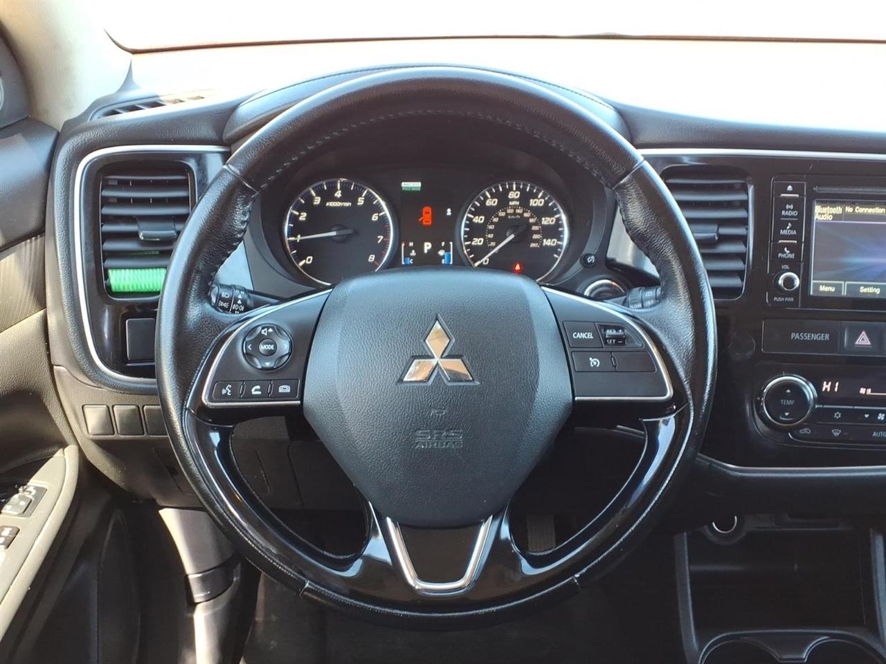 Mitsubishi Outlander  2016