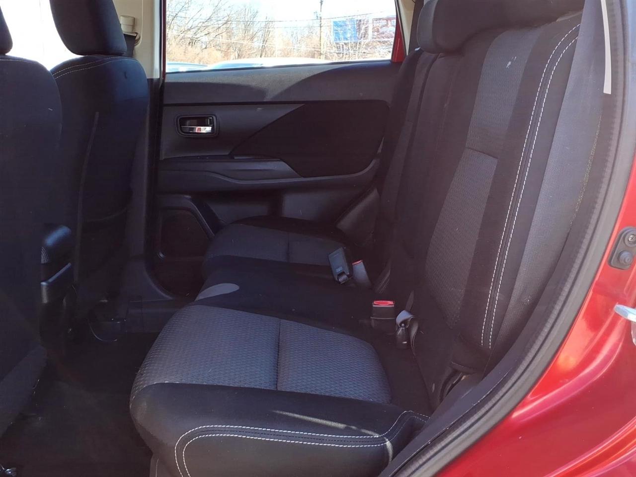 Mitsubishi Outlander  2016