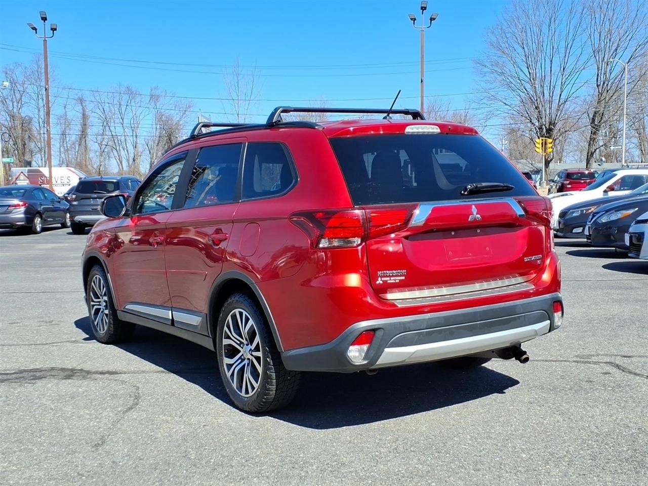 Mitsubishi Outlander  2016