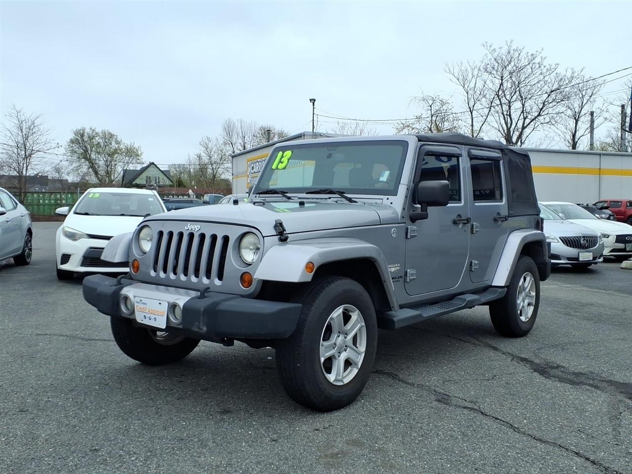 Jeep Wrangler 4WD 4dr Sahara 2013