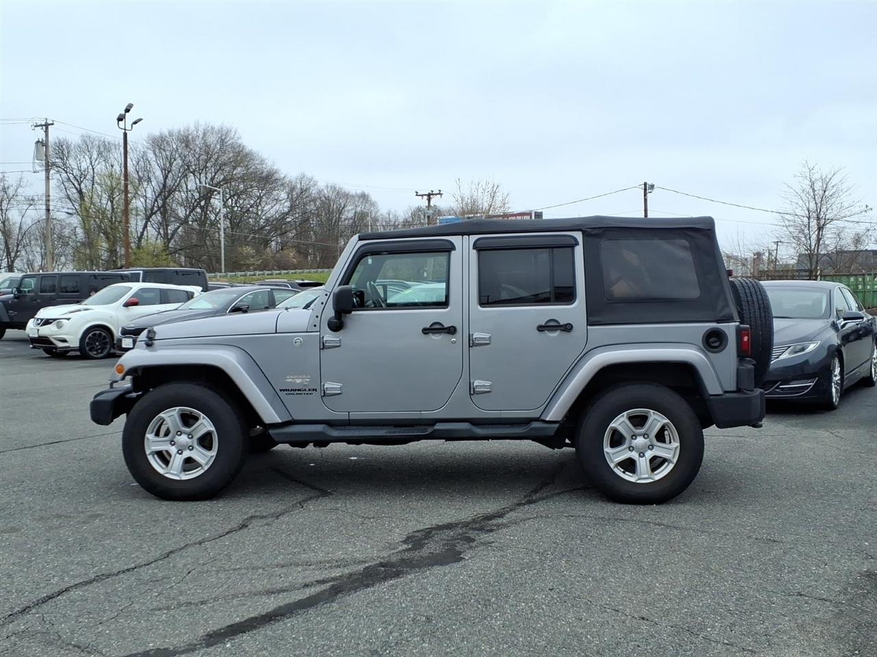 Jeep Wrangler 4WD 4dr Sahara 2013