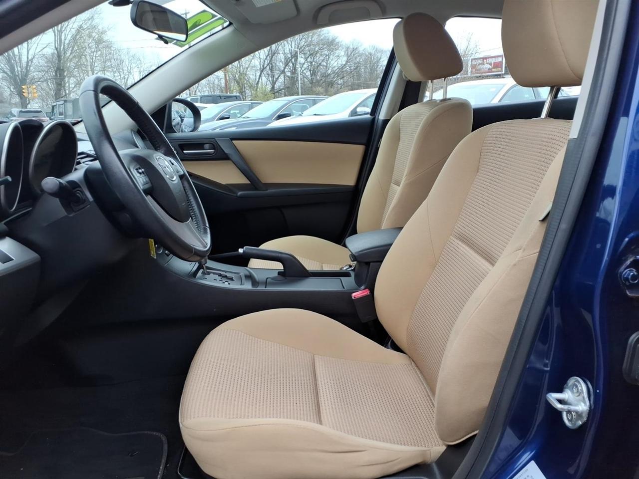 Mazda MAZDA3  2012