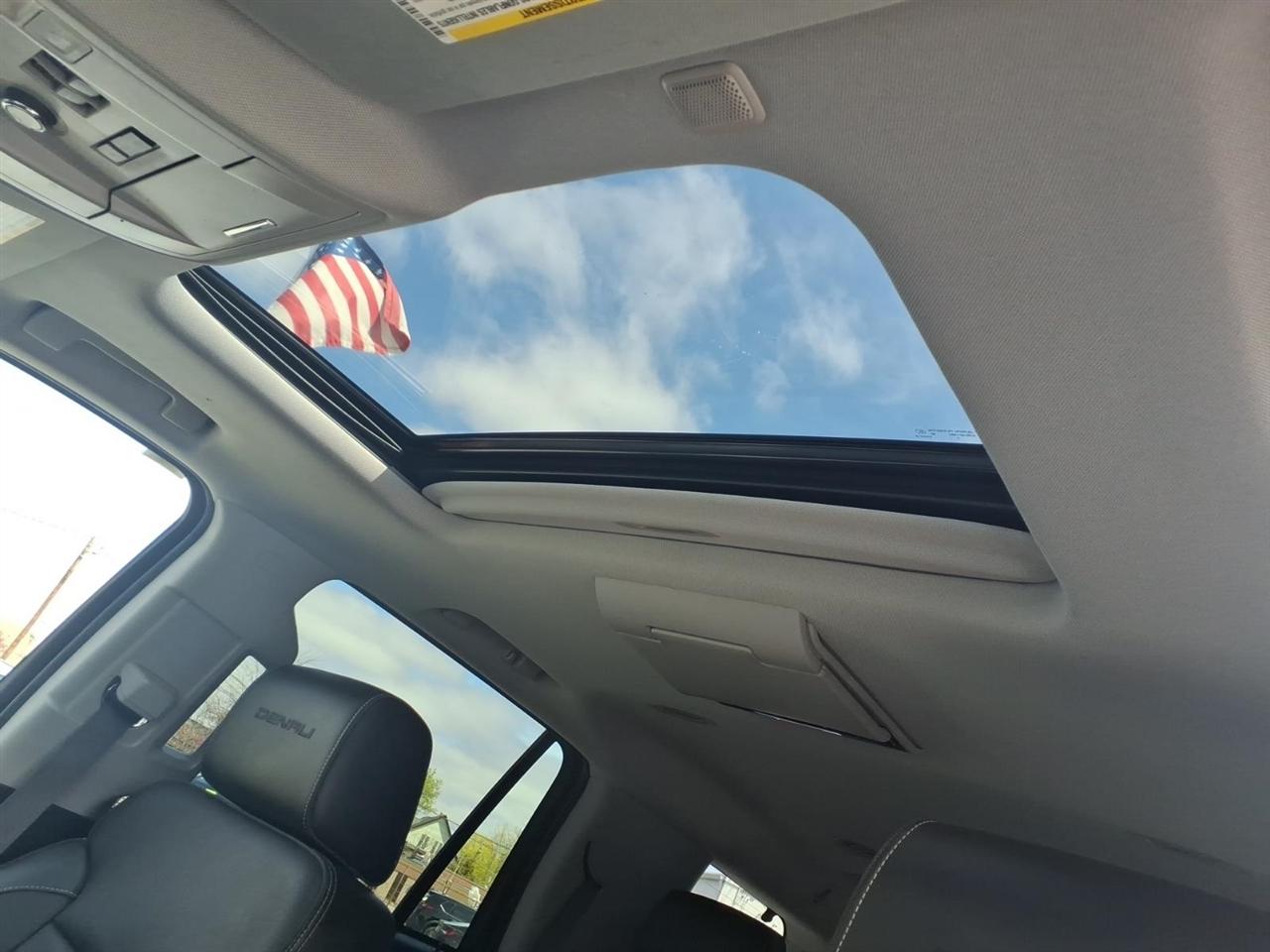 GMC Yukon Denali  2016