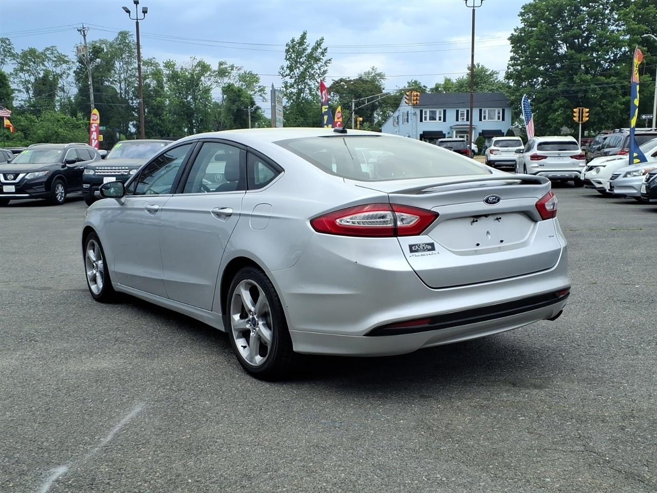 Ford Fusion 4dr Sdn SE FWD 2016