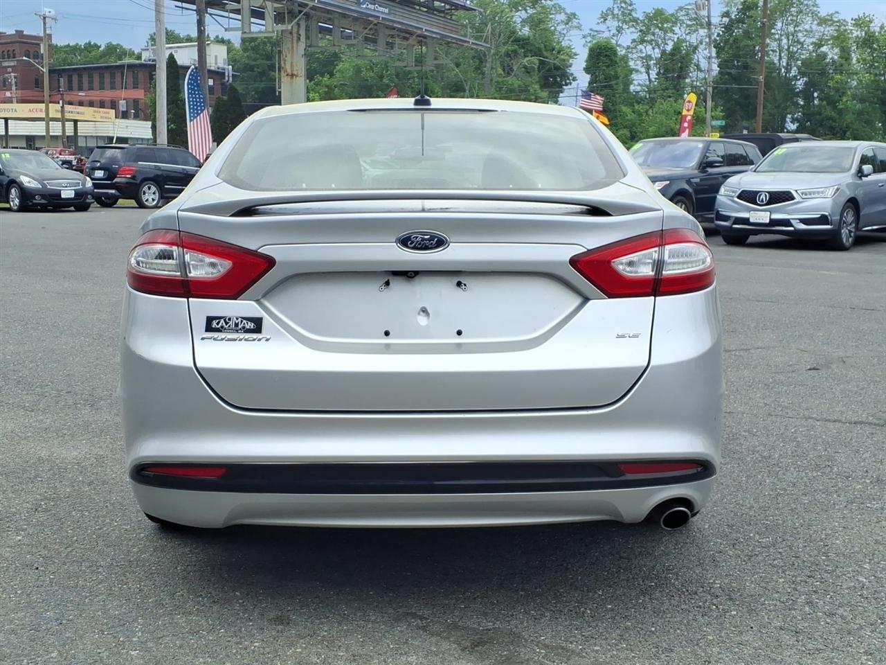 Ford Fusion 4dr Sdn SE FWD 2016