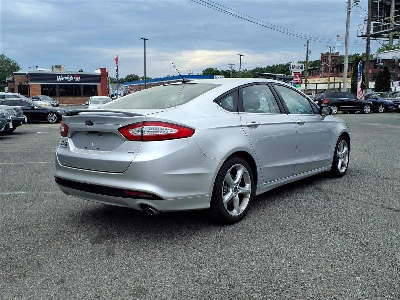 Ford Fusion 4dr Sdn SE FWD 2016