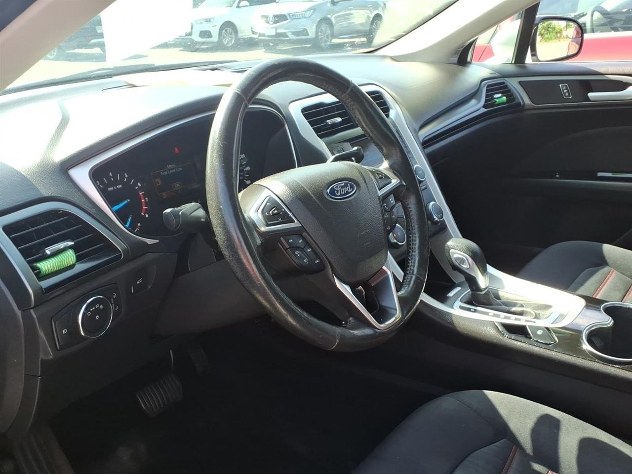 Ford Fusion 4dr Sdn SE FWD 2016