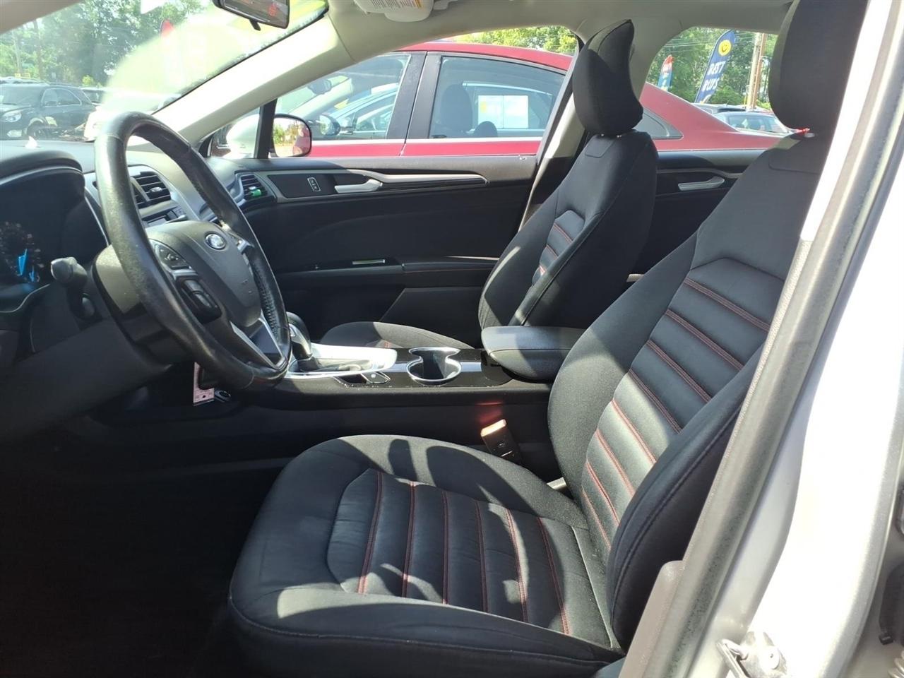Ford Fusion 4dr Sdn SE FWD 2016