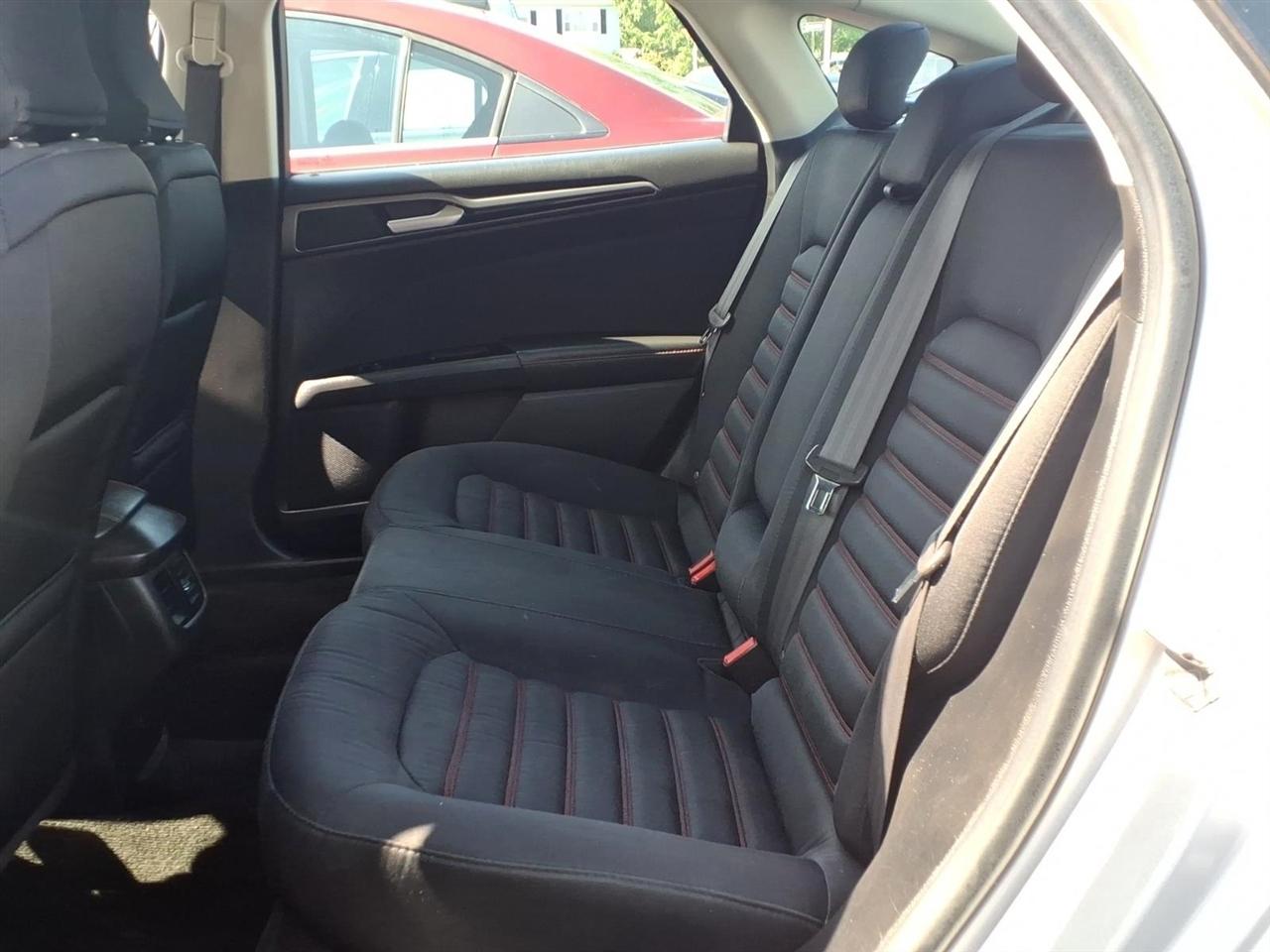 Ford Fusion 4dr Sdn SE FWD 2016