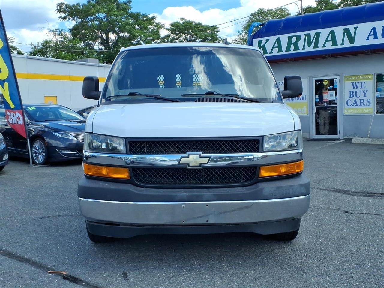 Chevrolet Express Cargo Van RWD 2500 135" 2020