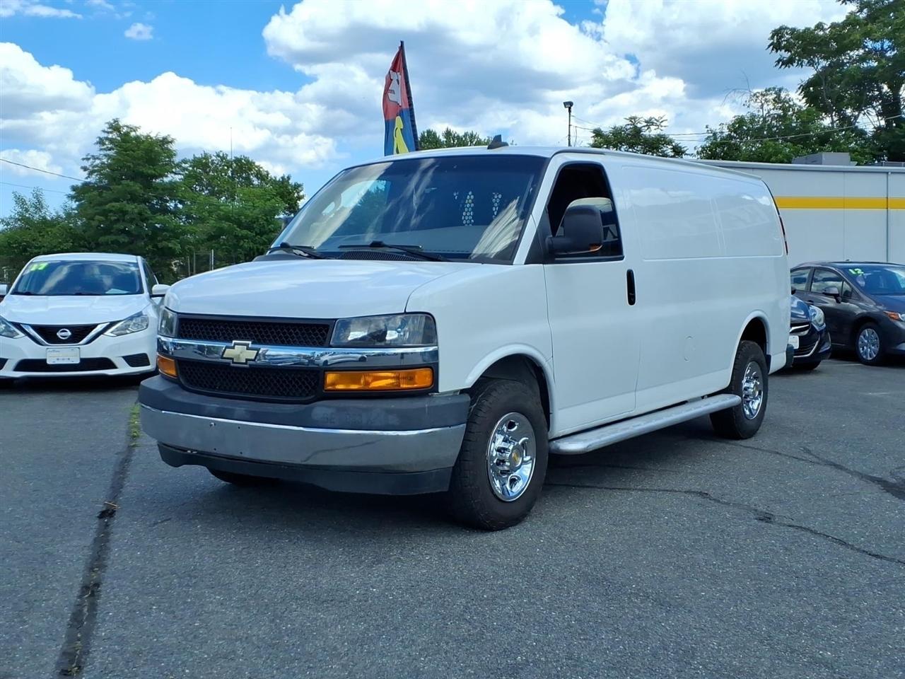 Chevrolet Express Cargo Van RWD 2500 135" 2020