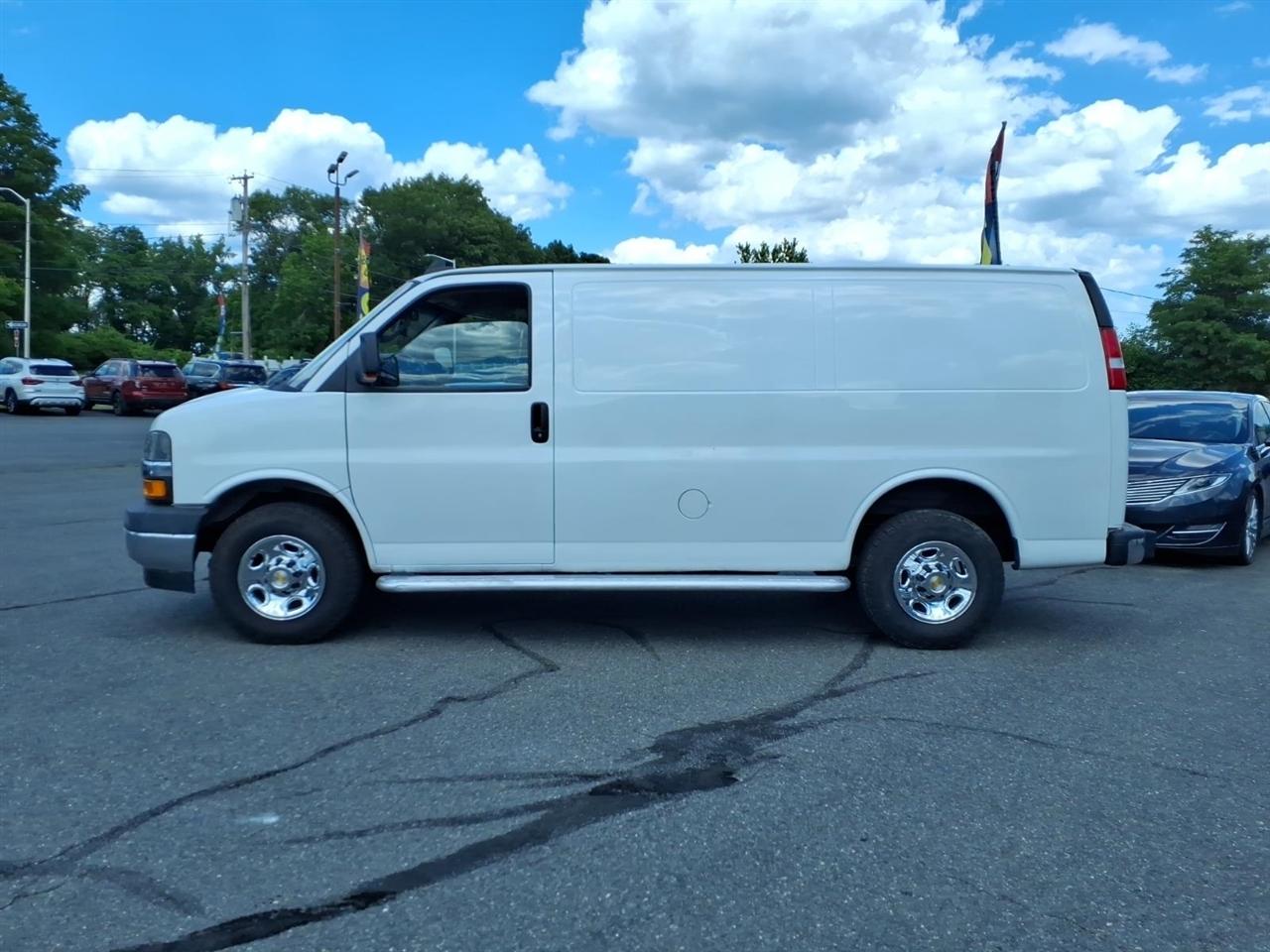 Chevrolet Express Cargo Van RWD 2500 135" 2020