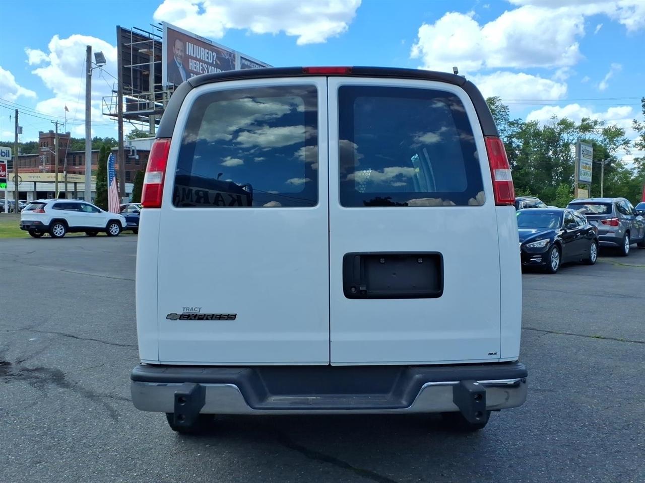 Chevrolet Express Cargo Van RWD 2500 135" 2020