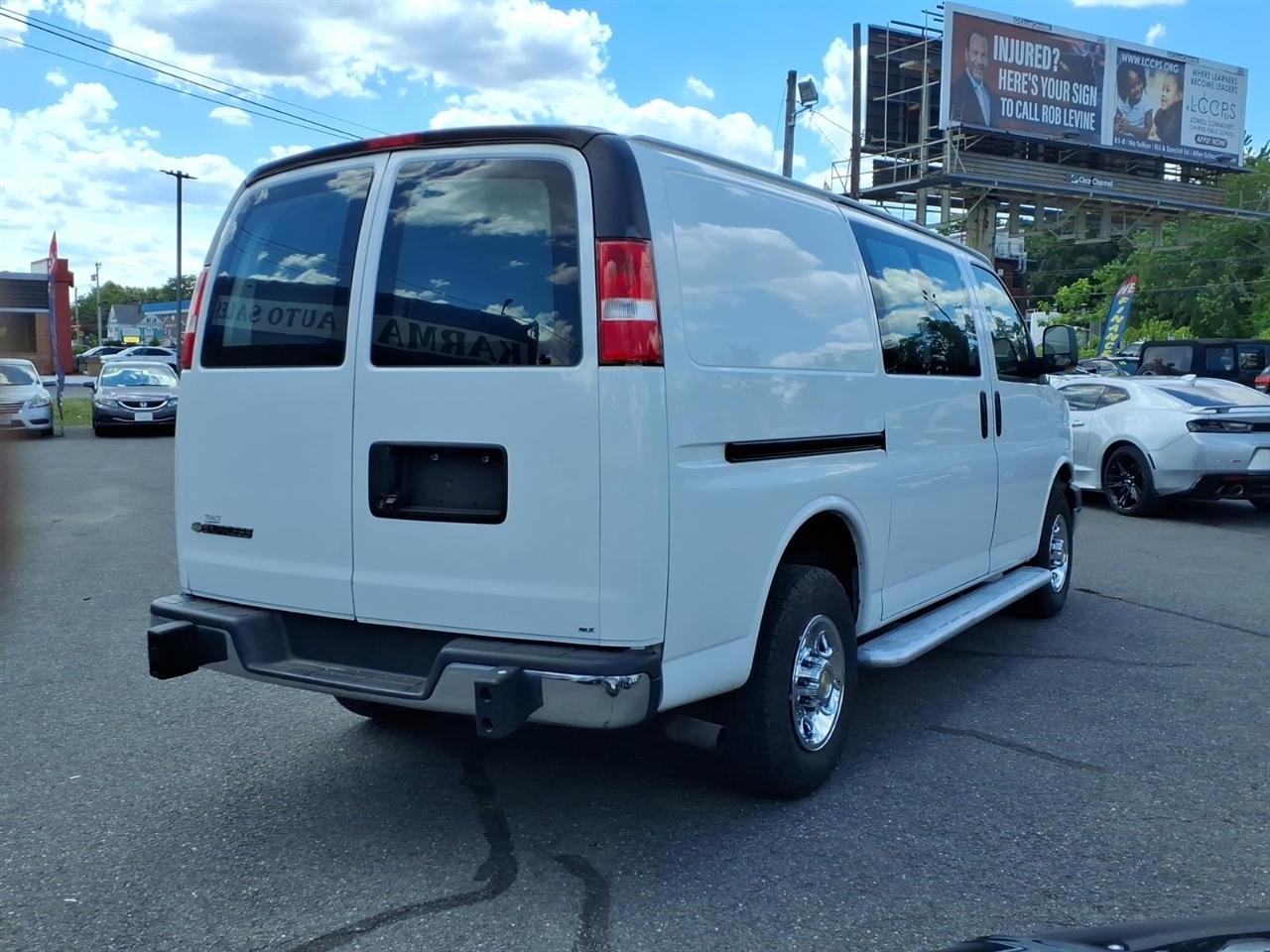 Chevrolet Express Cargo Van RWD 2500 135" 2020
