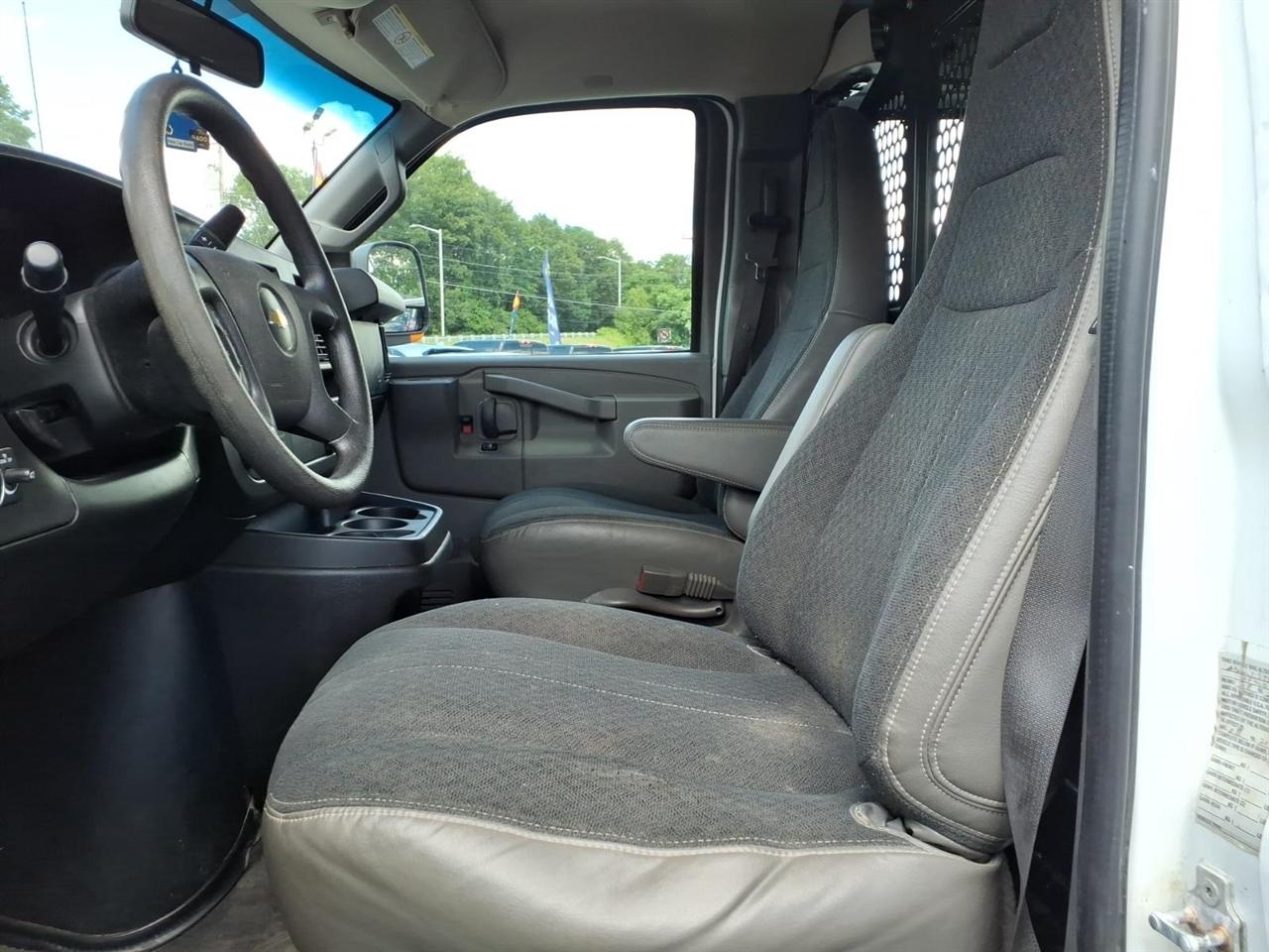 Chevrolet Express Cargo Van RWD 2500 135" 2020