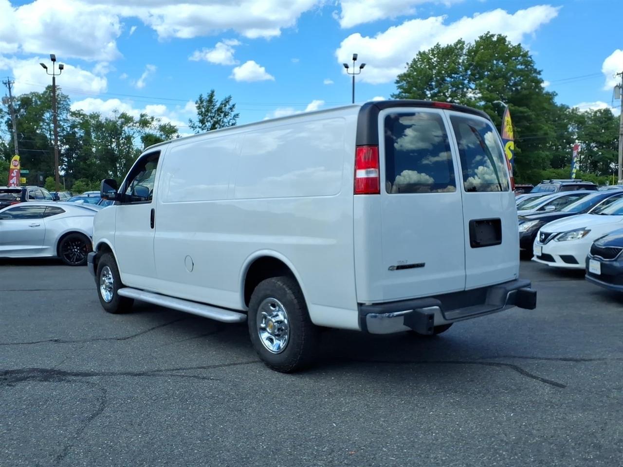 Chevrolet Express Cargo Van RWD 2500 135" 2020
