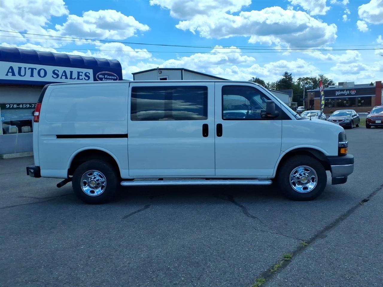 Chevrolet Express Cargo Van RWD 2500 135" 2020
