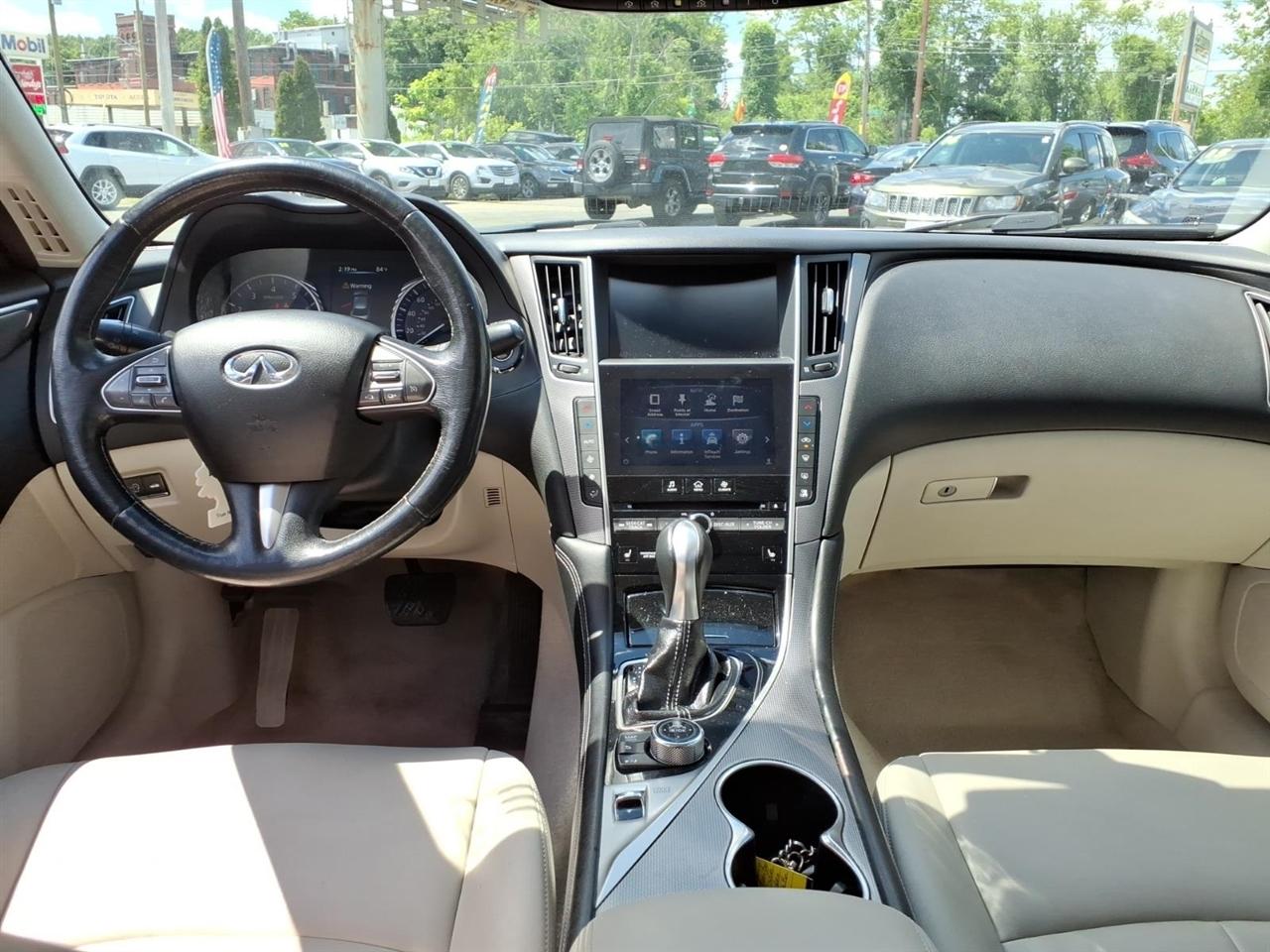 Infiniti Q50 4dr Sdn 2.0t Premium RWD 2016