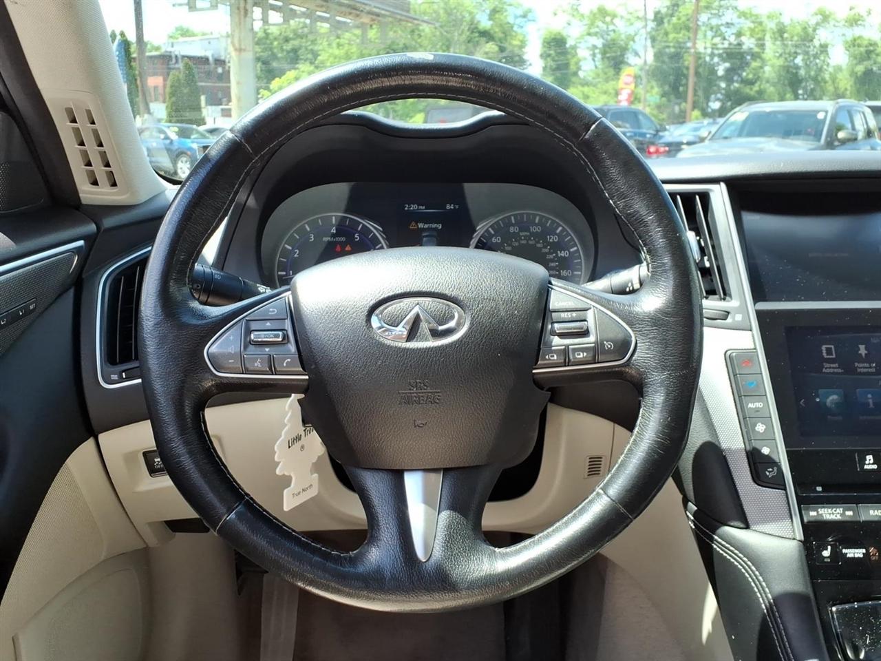 Infiniti Q50 4dr Sdn 2.0t Premium RWD 2016