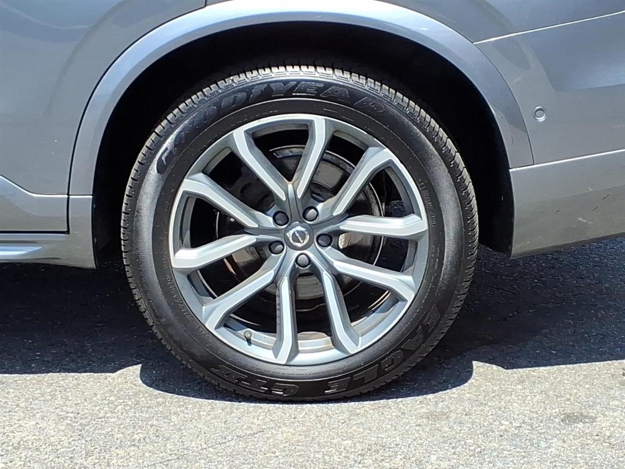 Volvo XC90 T5 AWD 5-Passenger Momentum *Ltd Avail* 2018