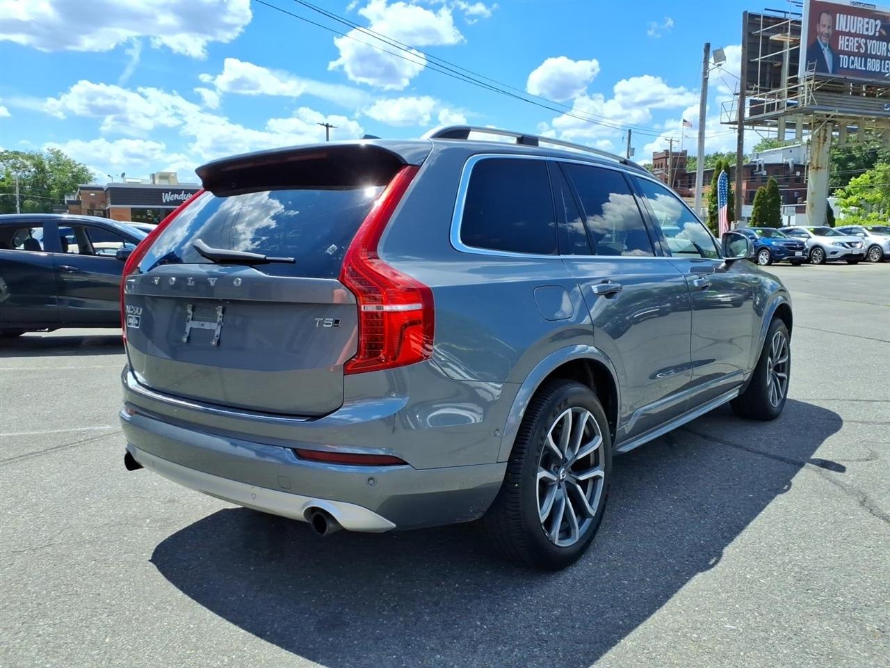 Volvo XC90 T5 AWD 5-Passenger Momentum *Ltd Avail* 2018