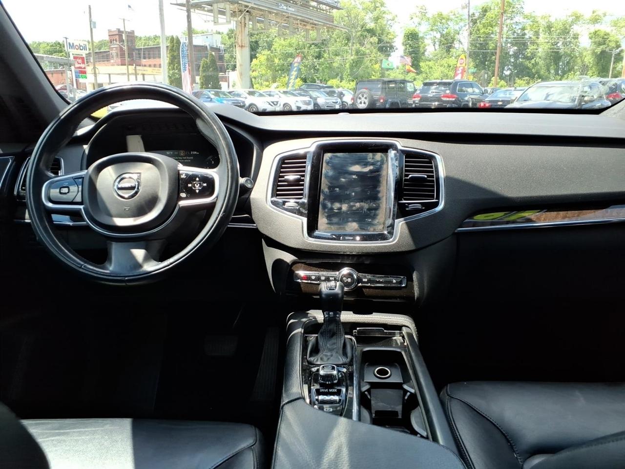 Volvo XC90 T5 AWD 5-Passenger Momentum *Ltd Avail* 2018