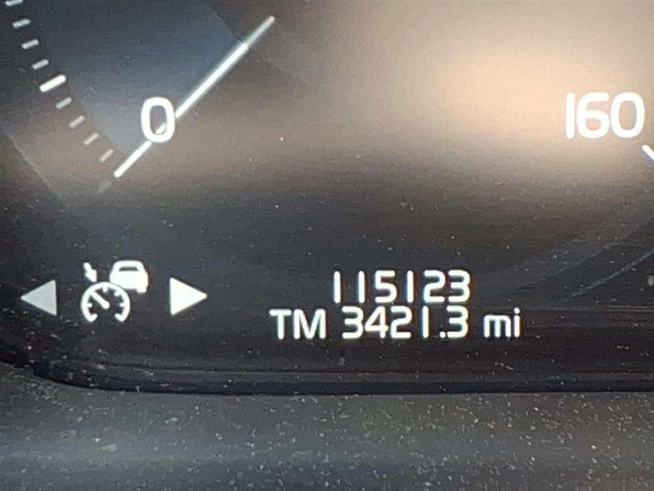 Volvo XC90 T5 AWD 5-Passenger Momentum *Ltd Avail* 2018