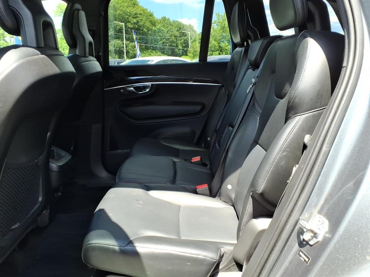 Volvo XC90 T5 AWD 5-Passenger Momentum *Ltd Avail* 2018