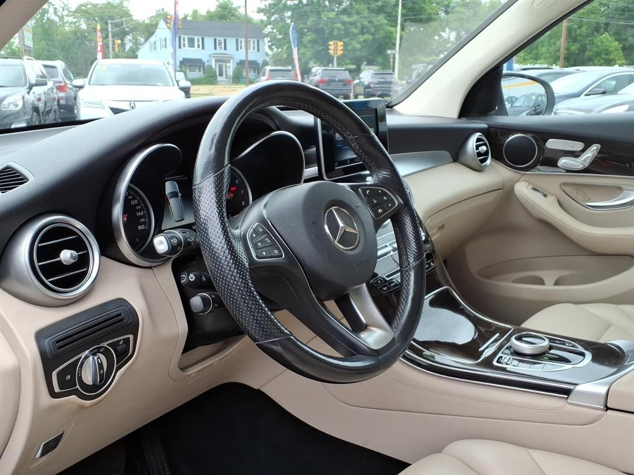 Mercedes-Benz GLC GLC 300 4MATIC SUV 2019