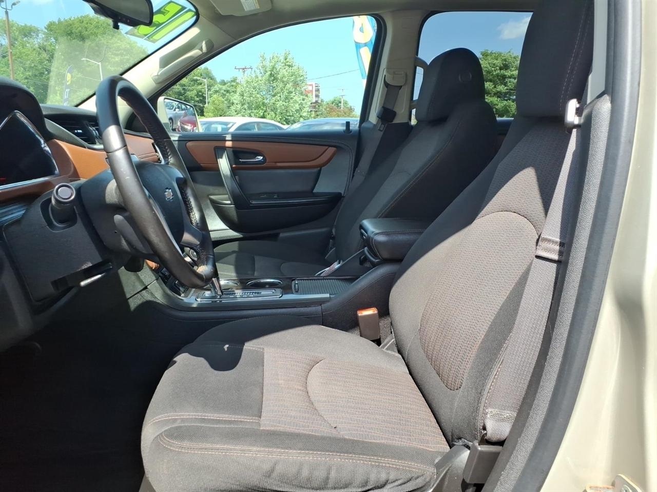 Chevrolet Traverse AWD 4dr LT w/1LT 2015