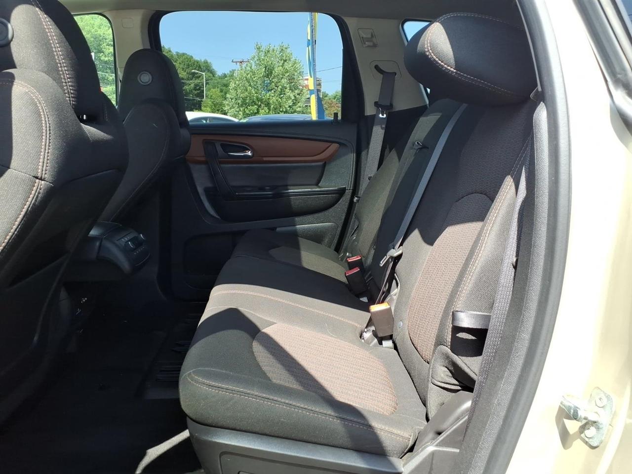 Chevrolet Traverse AWD 4dr LT w/1LT 2015