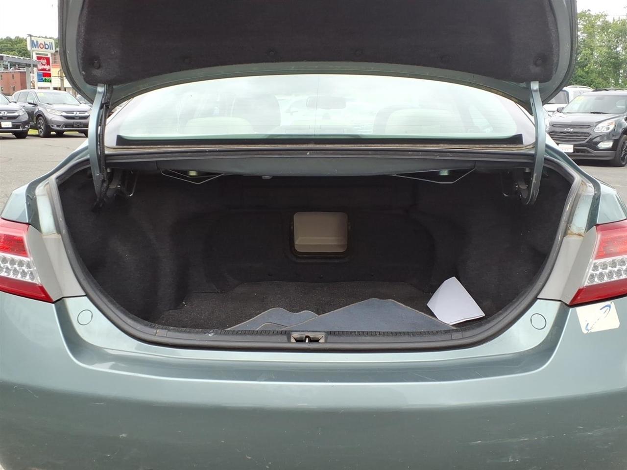 Toyota Camry 4dr Sdn V6 Auto XLE (Natl) 2011
