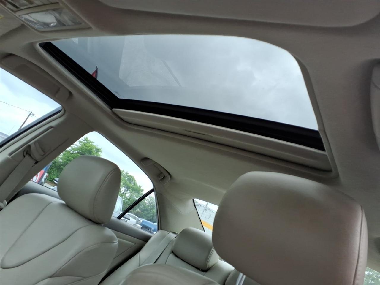 Toyota Camry 4dr Sdn V6 Auto XLE (Natl) 2011