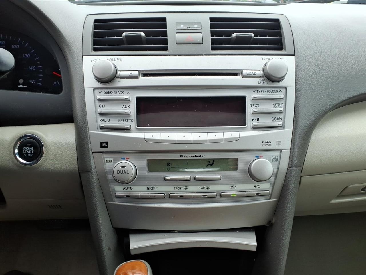 Toyota Camry 4dr Sdn V6 Auto XLE (Natl) 2011