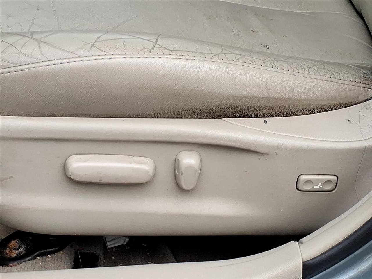 Toyota Camry 4dr Sdn V6 Auto XLE (Natl) 2011