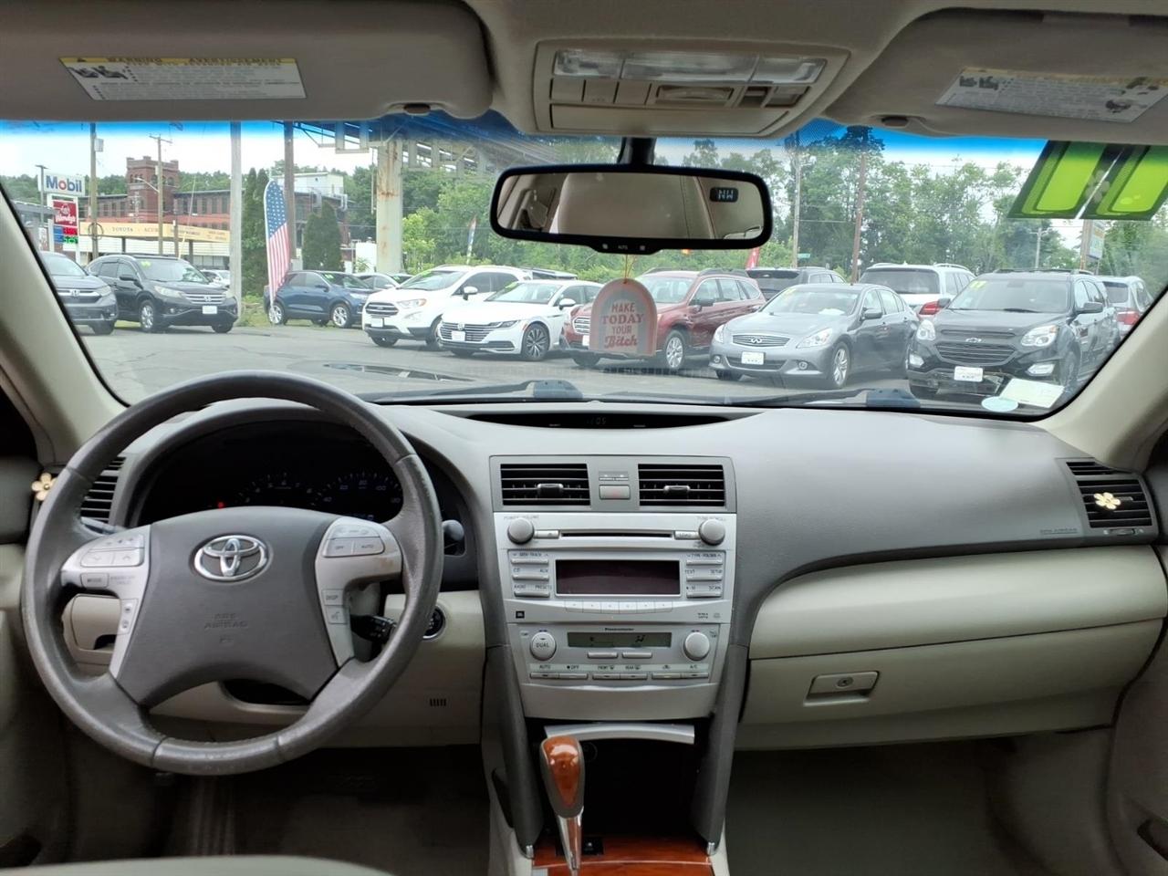 Toyota Camry 4dr Sdn V6 Auto XLE (Natl) 2011