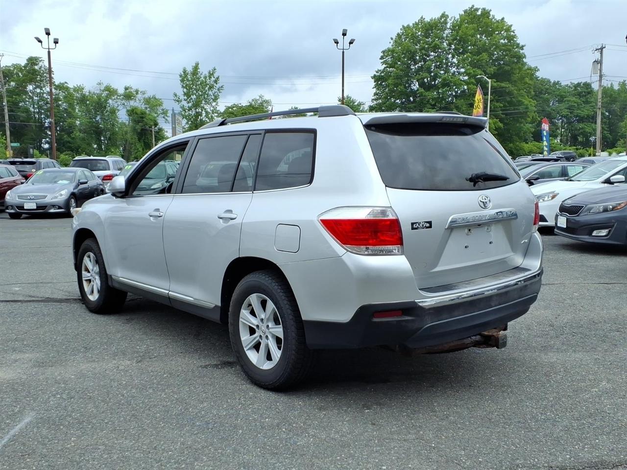 Toyota Highlander 4WD 4dr V6 (Natl) 2013
