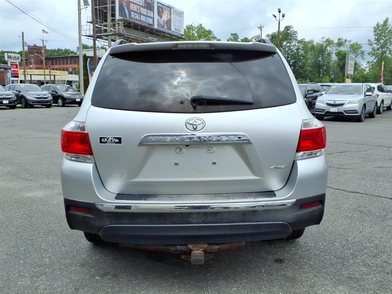 Toyota Highlander 4WD 4dr V6 (Natl) 2013