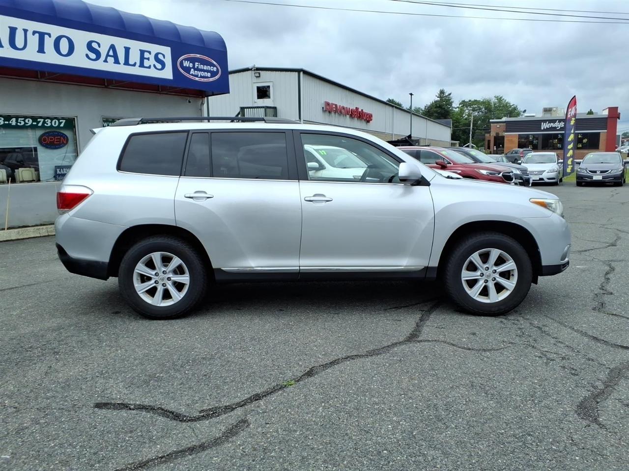 Toyota Highlander 4WD 4dr V6 (Natl) 2013