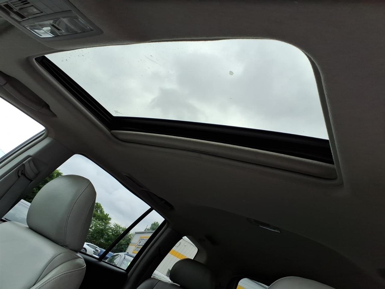 Toyota Highlander 4WD 4dr V6 (Natl) 2013