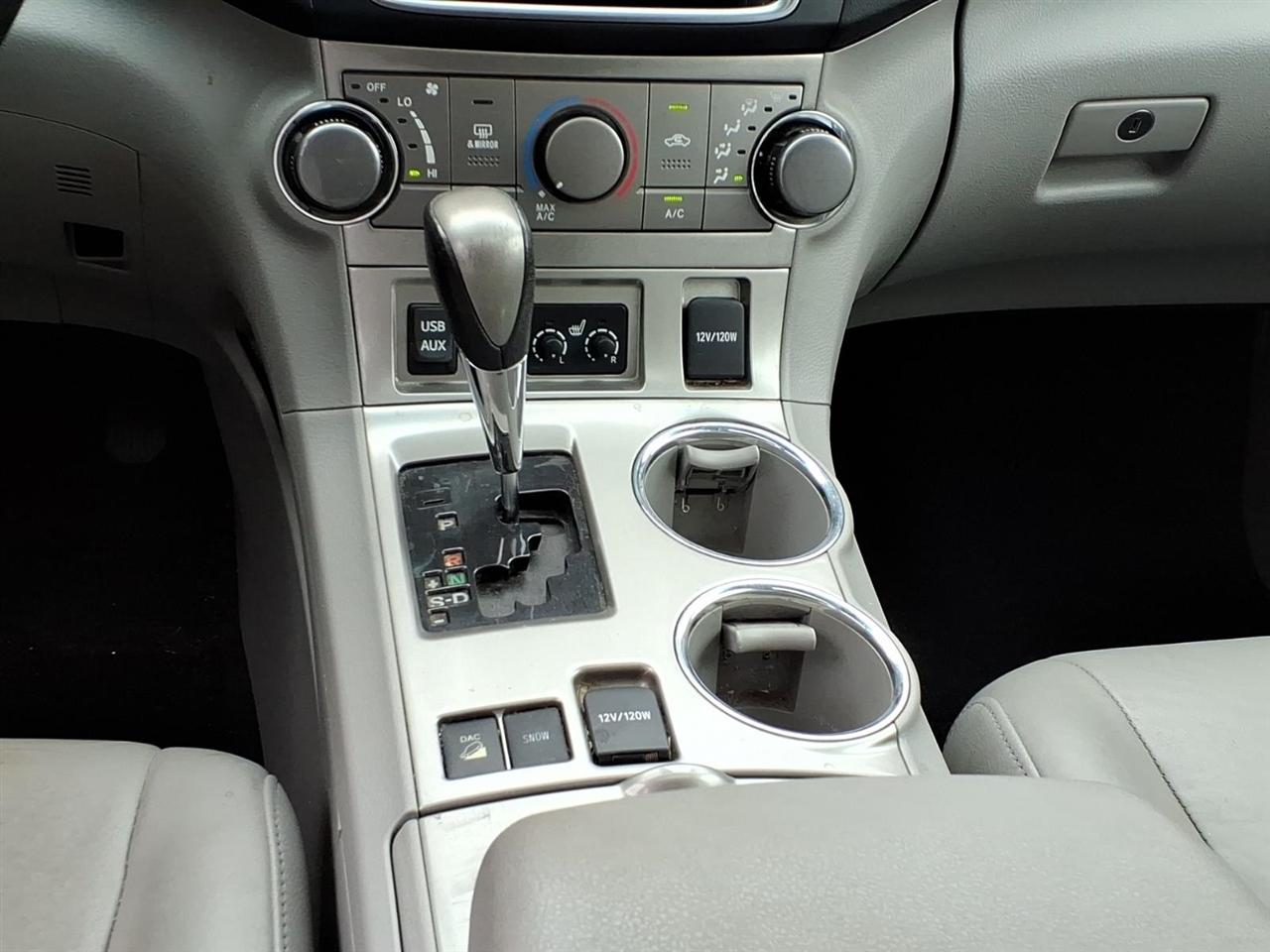 Toyota Highlander 4WD 4dr V6 (Natl) 2013
