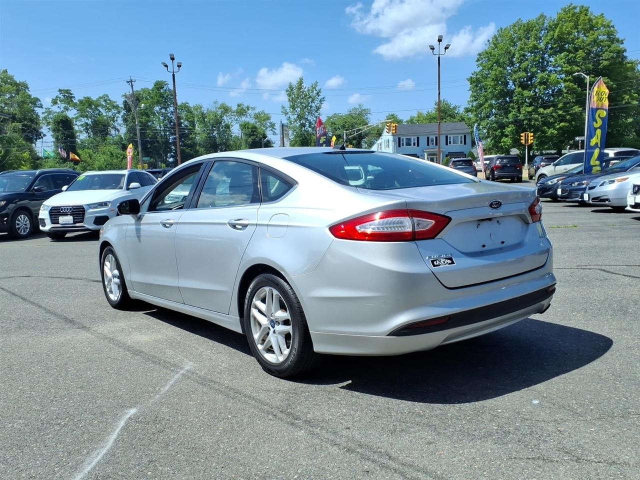 Ford Fusion 4dr Sdn SE FWD 2016