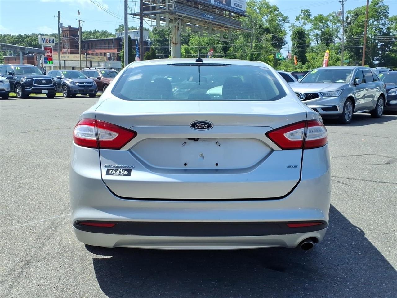 Ford Fusion 4dr Sdn SE FWD 2016