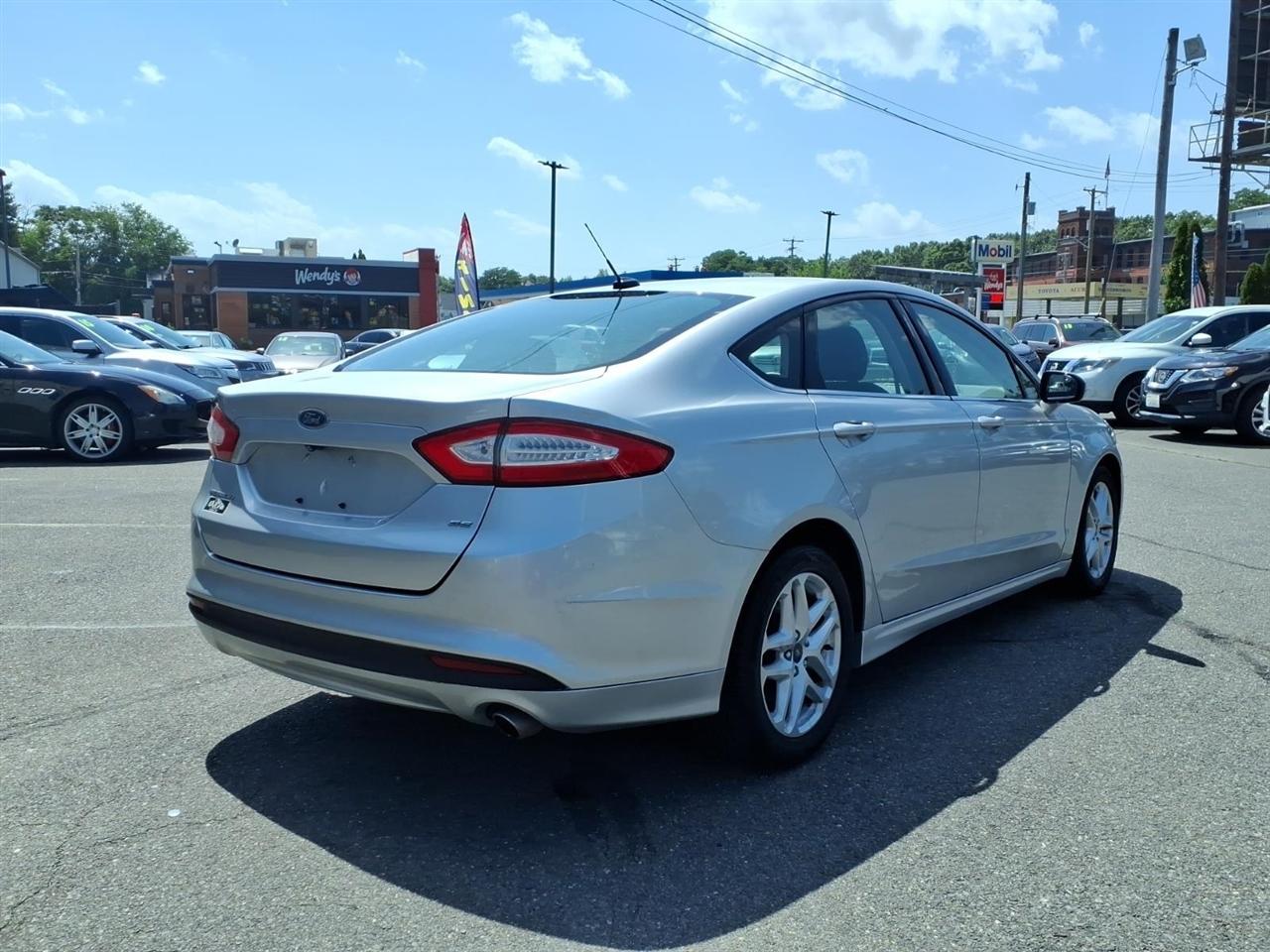 Ford Fusion 4dr Sdn SE FWD 2016
