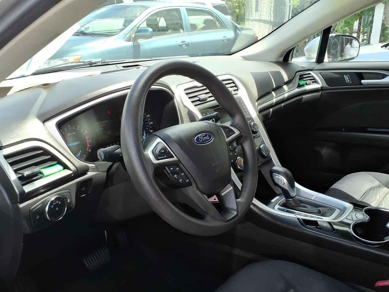 Ford Fusion 4dr Sdn SE FWD 2016